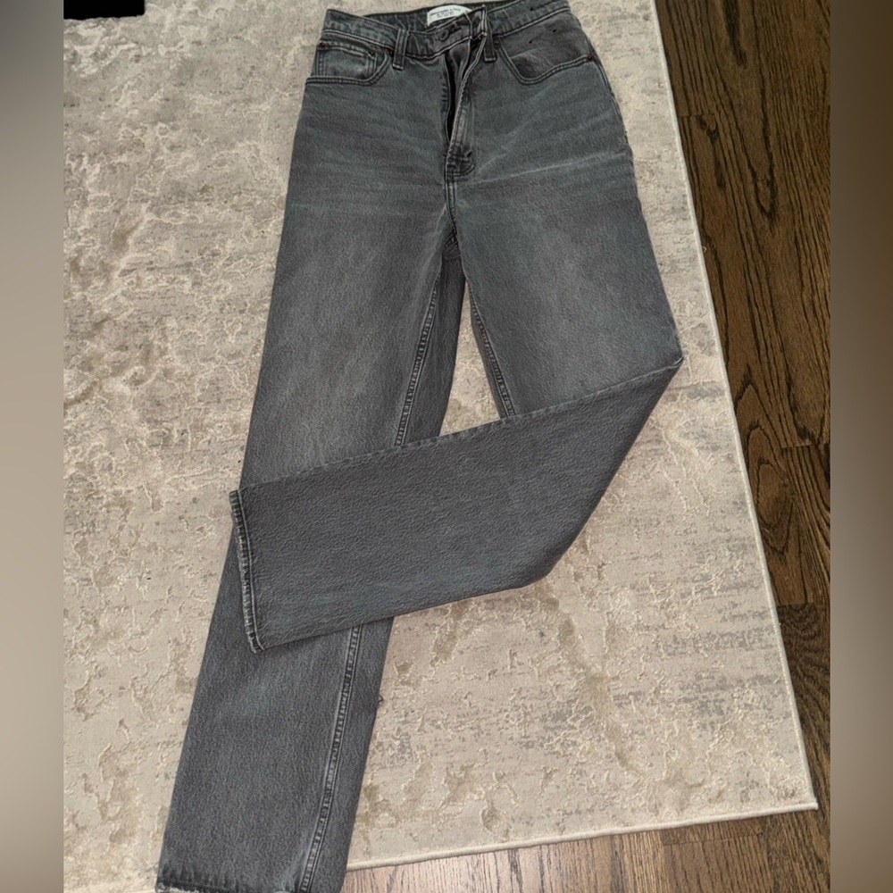Gray Abercrombie 90s straight jeans